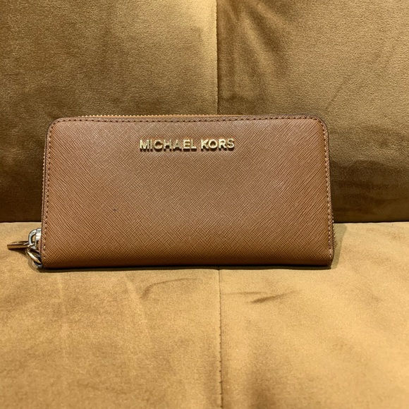Michael Kors wallet - Picture 1 of 2